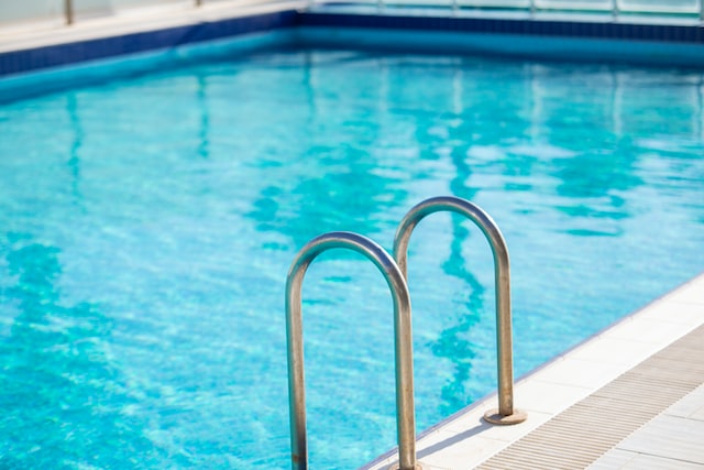 To musisz wiedzieć, zanim kupisz urządzenie do podgrzewania wody – pompa ciepła basenowa 